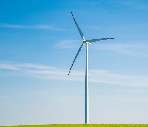 eine Windkraftanlage